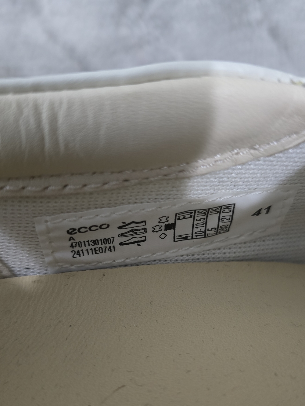 ECCO Soft 7Women's Woven Leather Slip-On - Picture 6 of 9
